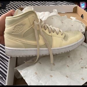 COPY - Jordan 1 mid SE